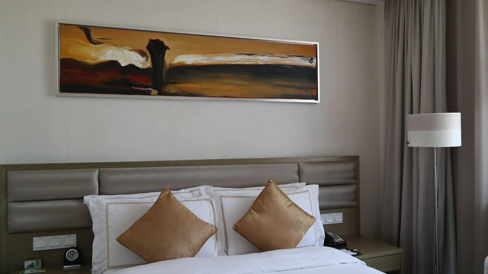 Ramada Plaza By Wyndham Shanghai Caohejing Hotel 4*,