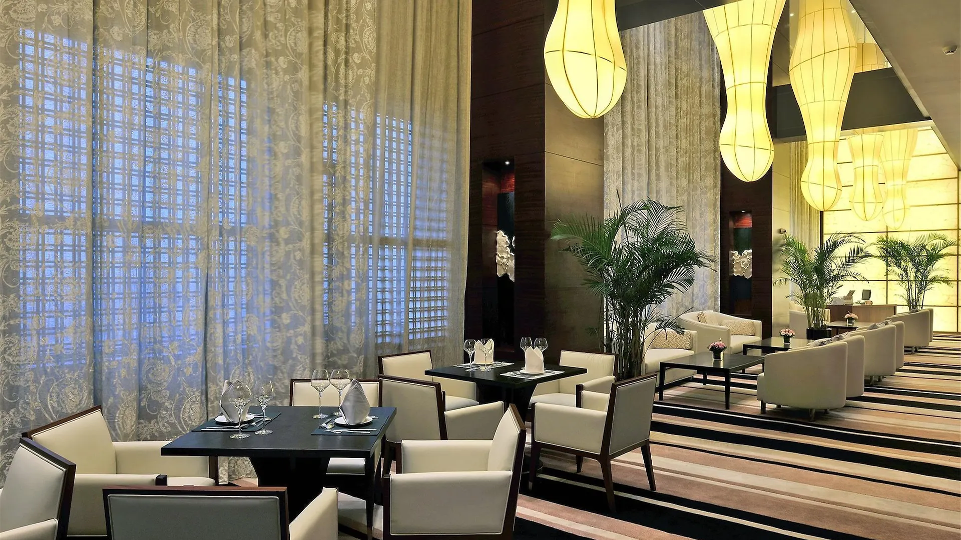 Ramada Plaza By Wyndham Shanghai Caohejing Hotel 4*,